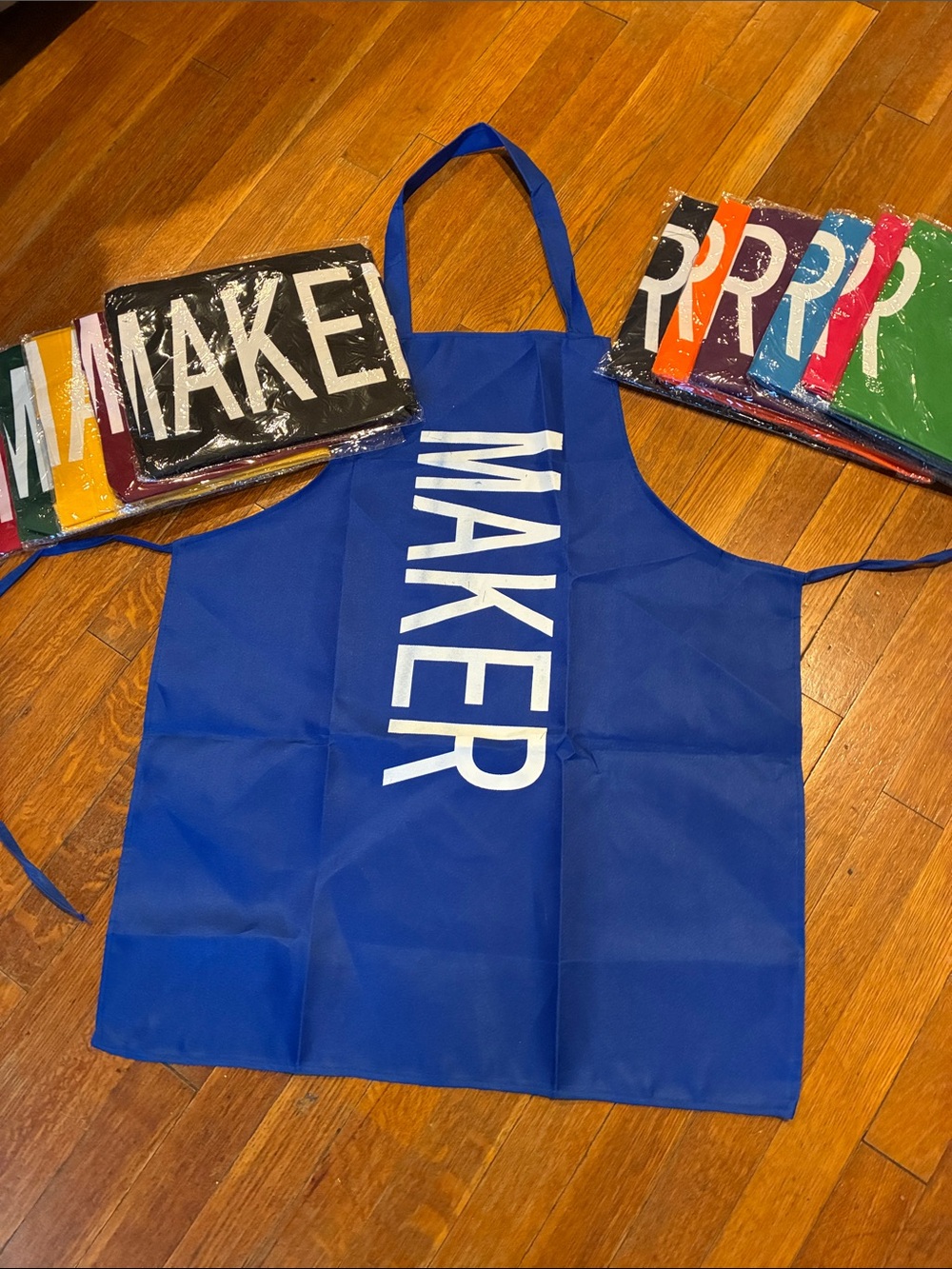 12 MAKER' Aprons- Home Party Supplies or Craft Aprons